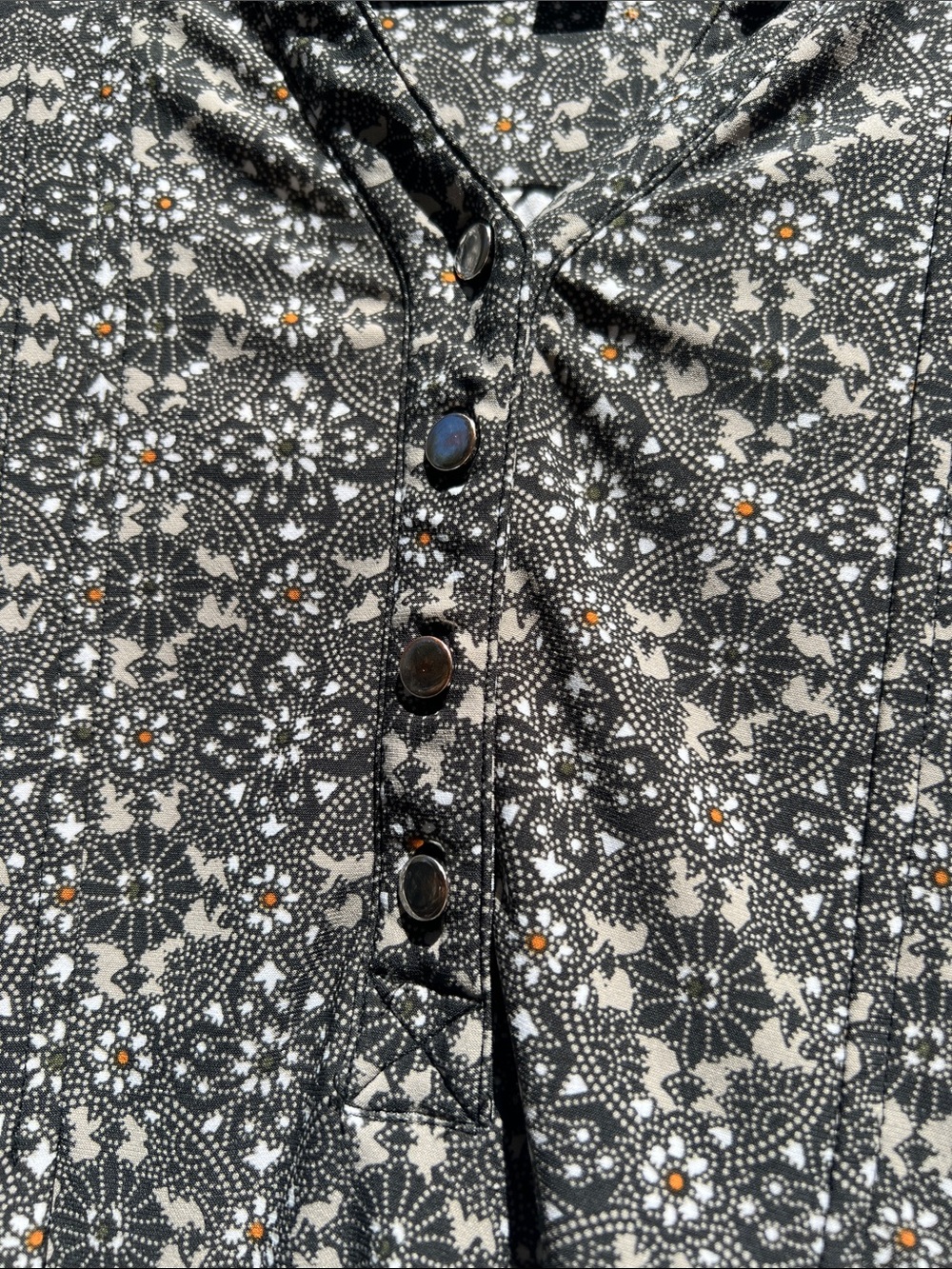 Westport 1962 Black Floral Blouse with V Neck and Buttons Size Large - Picture 3 of 10